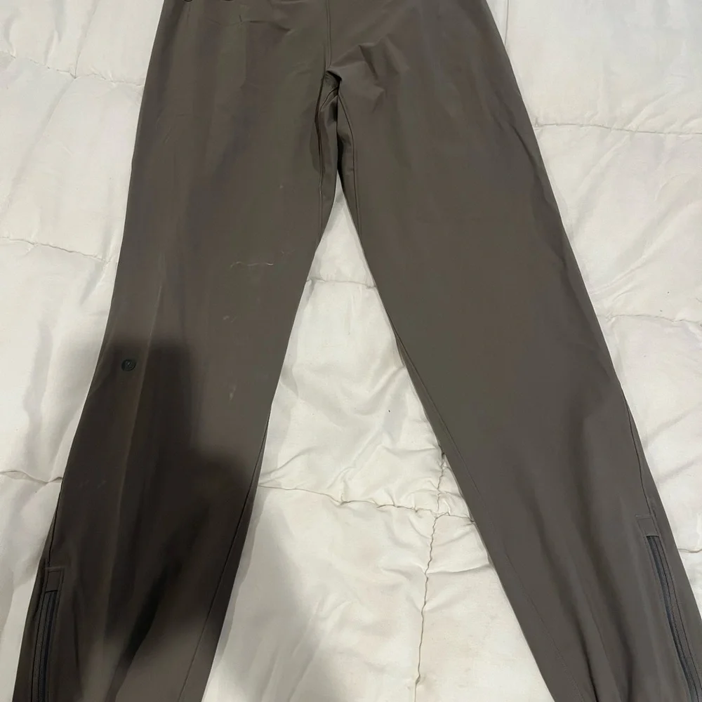 lululemon athletica Men's Gray/SageGreen Jogger Sweatpants - 29” inseam